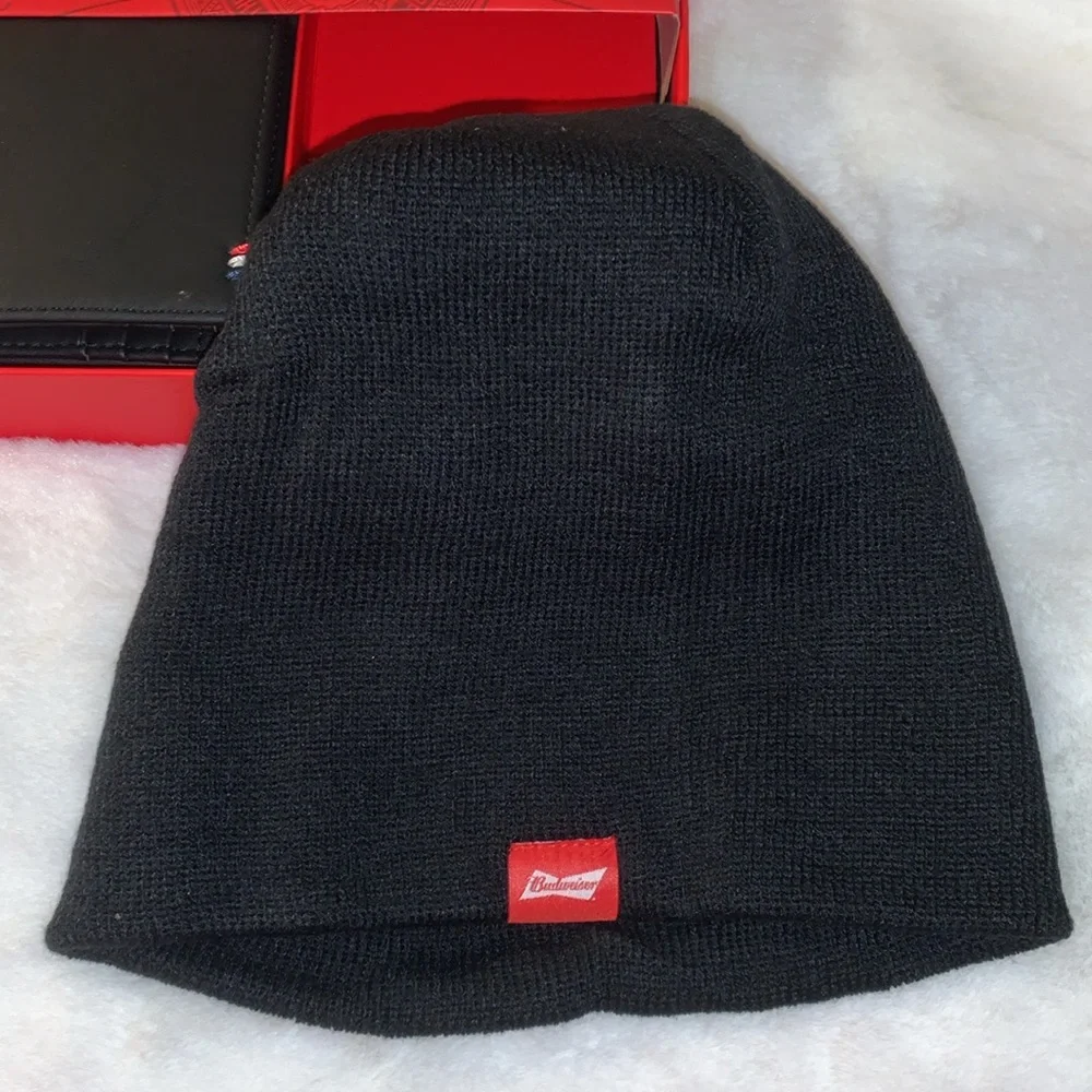 BUDWEISER Black Wallet & Beanie Gift Set NWT